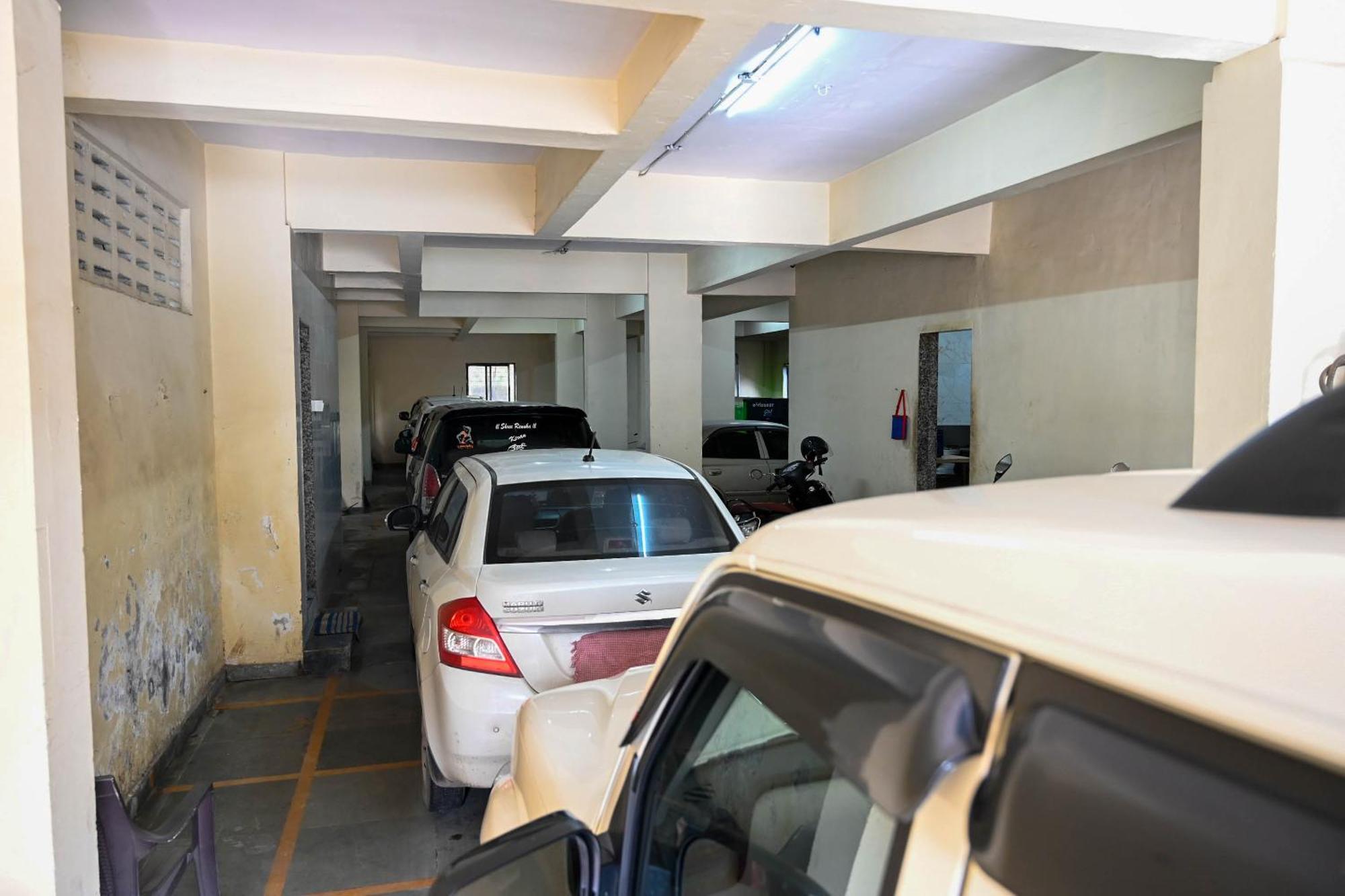 Hotel Adiraj Residency Nová Bombaj Exteriér fotografie