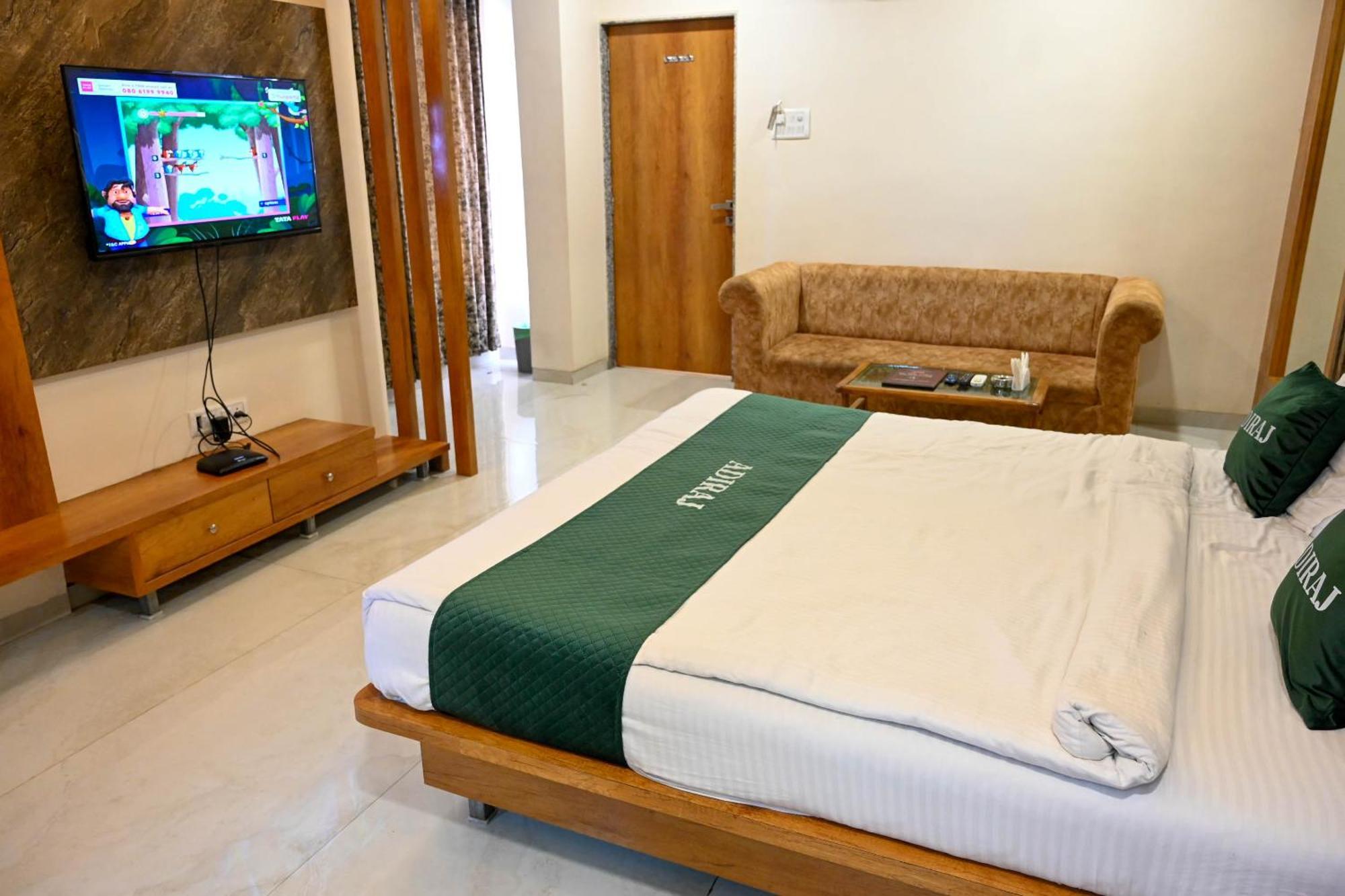 Hotel Adiraj Residency Nová Bombaj Exteriér fotografie
