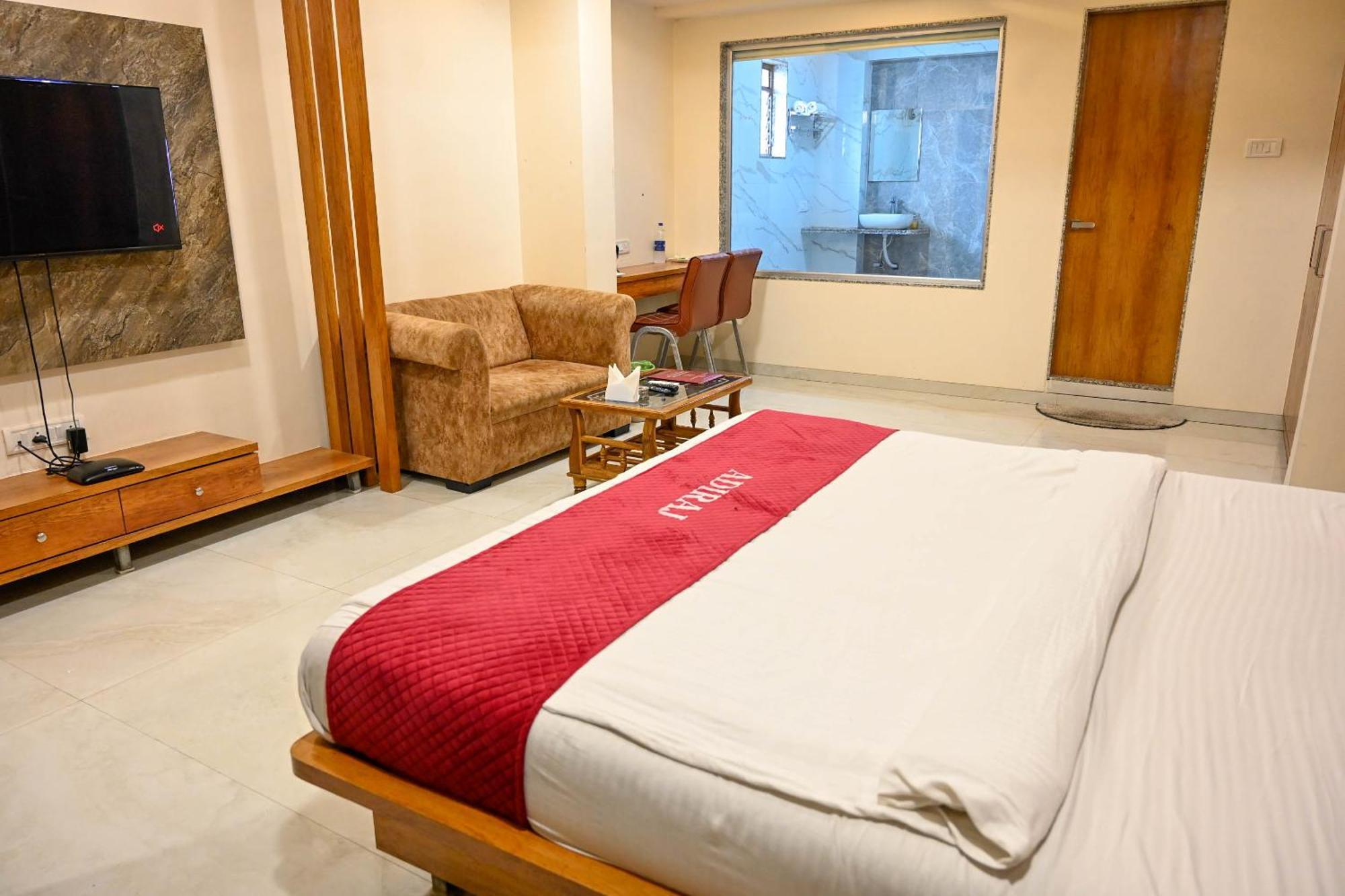 Hotel Adiraj Residency Nová Bombaj Exteriér fotografie