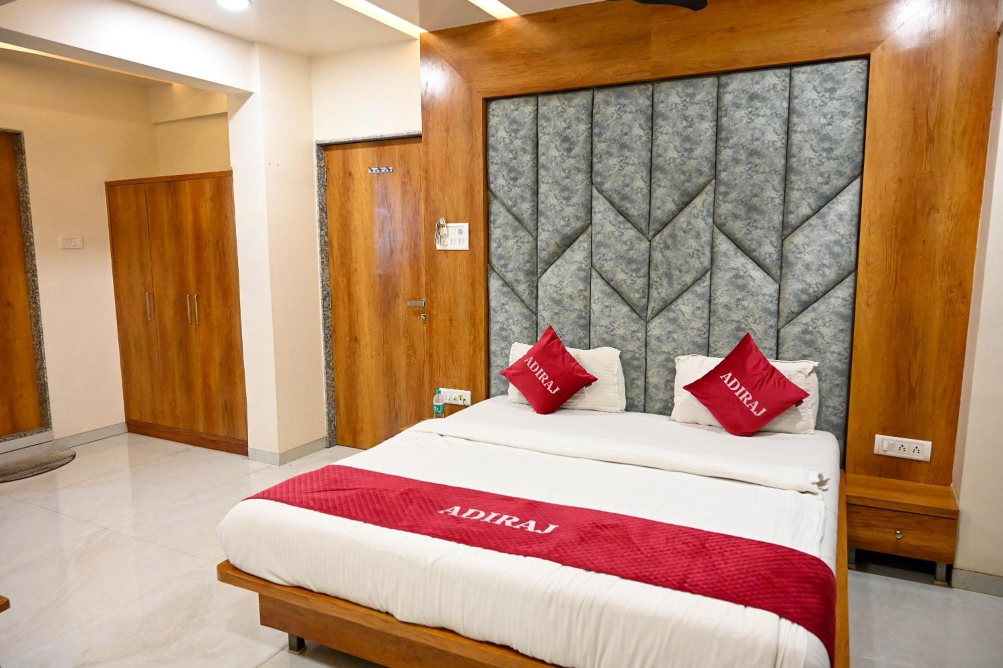 Hotel Adiraj Residency Nová Bombaj Exteriér fotografie